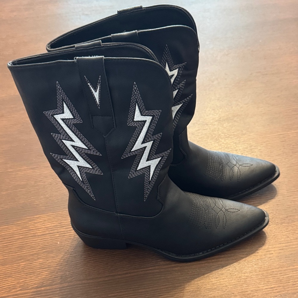 Black Cowboy Boots with White Lightning Design